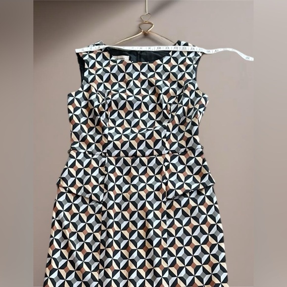 Dress Barn Eye-Catching, Geometric Dress - Size 6, Perfect for Any Occasion! - Picture 9 of 14